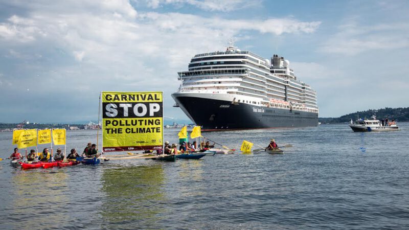 Carnival cruise ships polluting