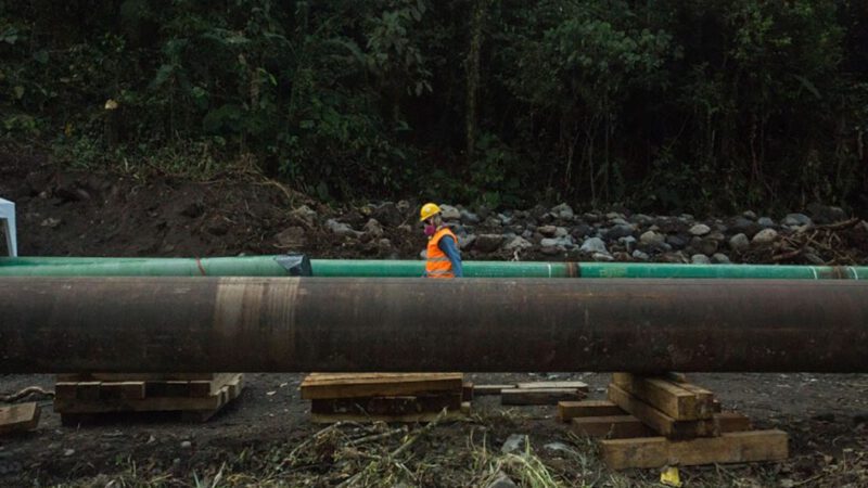 amazon_oil_pipeline_credit_ivan_castaneira