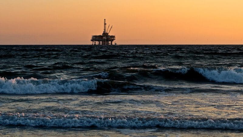 oil-rig-2191711_960_720