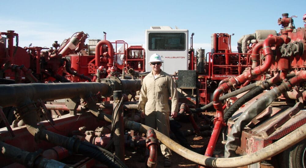 Process of mixing water with fracking fluids to be injected into the ground. via JoshuaDoubek/Wikimedia Commons